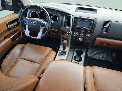Used 2014 Toyota Sequoia Platinum RWD image 31