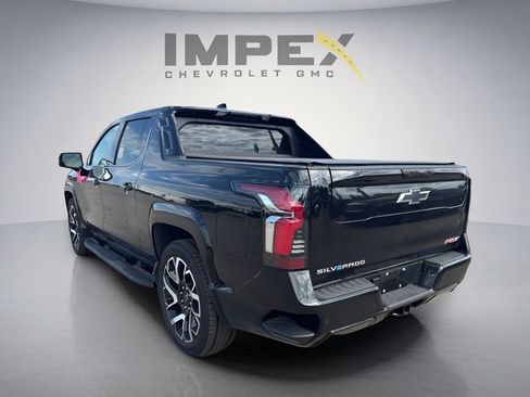 Used 2025 Chevrolet Silverado EV RST AWD/4WD image 2