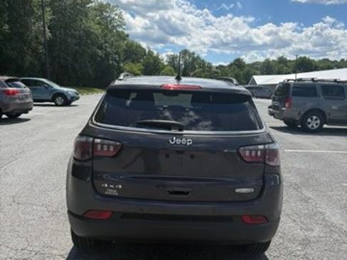Used 2024 Jeep Compass Latitude w/ Sun and Sound Group AWD/4WD image 6