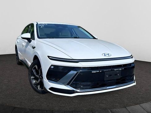 Used 2025 Hyundai Sonata SEL FWD image 1