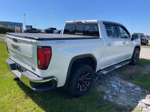Used 2019 GMC Sierra 1500 SLT w/ SLT Premium Package AWD/4WD image 4