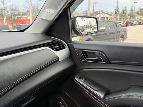 Used 2017 GMC Yukon SLT AWD/4WD image 21