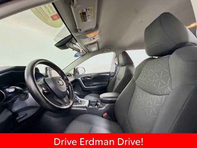 Used 2021 Toyota RAV4 XLE FWD image 6
