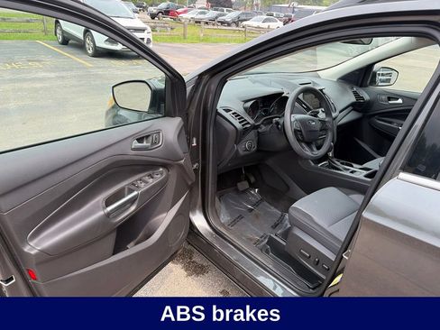 Used 2017 Ford Escape SE w/ Equipment Group 201A FWD image 16