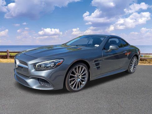 Used 2018 Mercedes-Benz SL 550 image 4