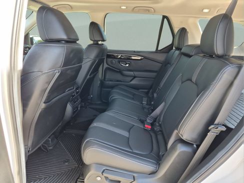 Certified 2025 Honda Pilot Touring image 17