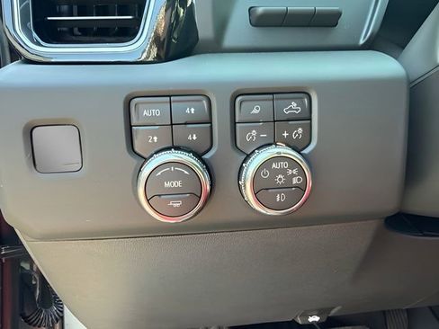 Used 2026 GMC Sierra 1500 Denali w/ Technology Package AWD/4WD image 17