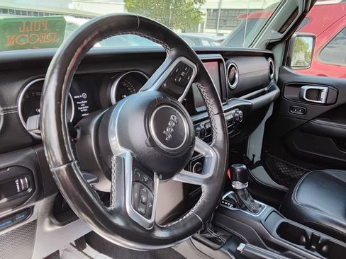 Used 2023 Jeep Wrangler Unlimited Sahara w/ Cold Weather Group AWD/4WD image 9