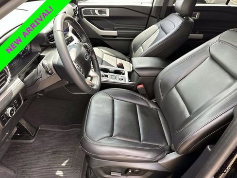 Used 2023 Ford Explorer XLT w/ Equipment Group 202A AWD/4WD image 11