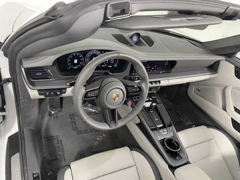 Used 2025 Porsche 911 Carrera S image 4