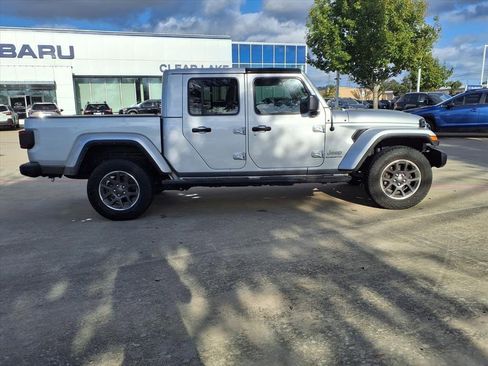 Used 2022 Jeep Gladiator Overland w/ Popular Equipment Package image 19