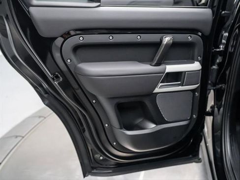 New 2024 Land Rover Defender 110 S image 25