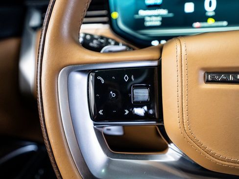 Used 2023 Land Rover Range Rover Long Wheelbase SE image 39