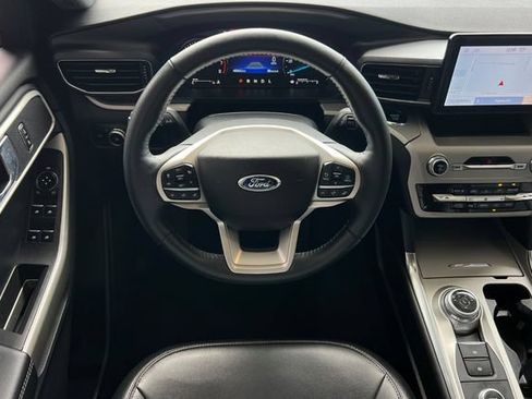 Certified 2022 Ford Explorer XLT w/ Equipment Group 202A AWD/4WD image 15
