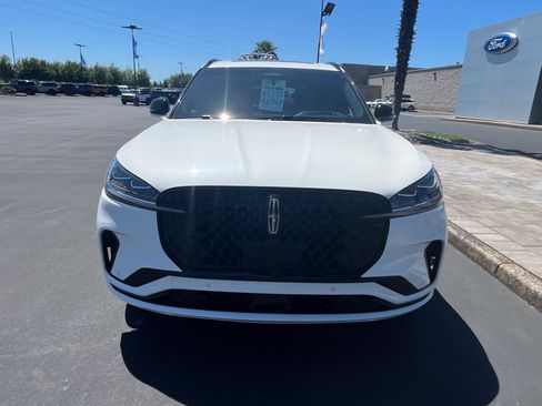 Used 2025 Lincoln Aviator Reserve w/ Luxury Package AWD/4WD image 6
