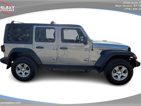 Used 2021 Jeep Wrangler Unlimited Sport AWD/4WD image 4