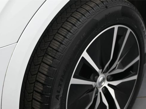 Used 2020 Volvo XC90 T6 Momentum AWD/4WD image 15