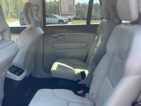 Used 2021 Volvo XC90 T6 Momentum w/ Climate Package AWD/4WD image 26