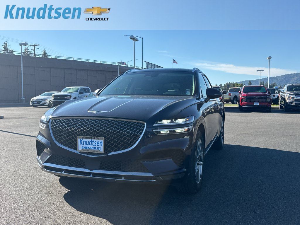 Used 2025 Genesis GV70 2.5T AWD/4WD image 3