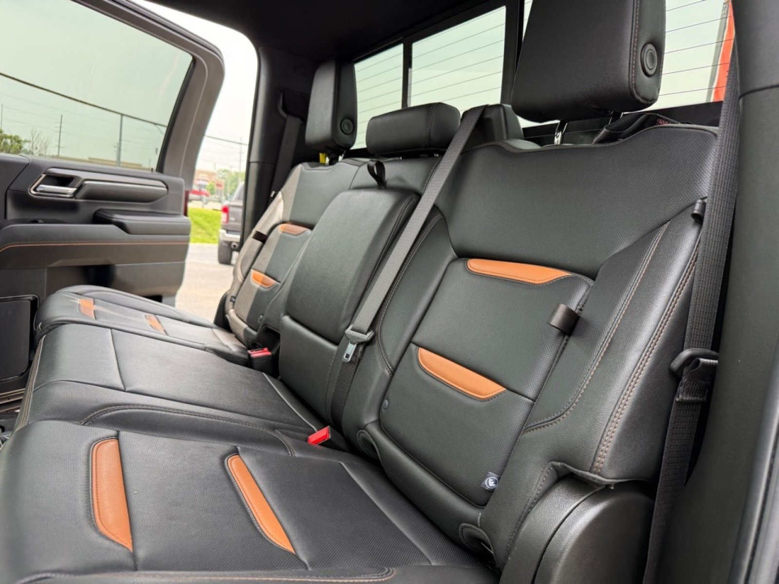 Used 2024 GMC Sierra 2500 AT4 w/ AT4 Premium Plus Package AWD/4WD image 32