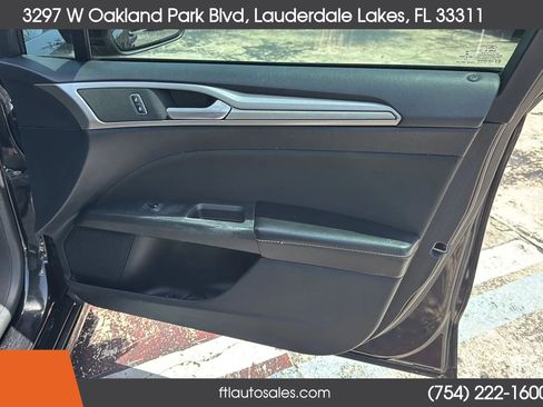 Used 2020 Ford Fusion SE FWD image 31