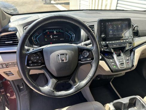 Used 2018 Honda Odyssey Elite image 6
