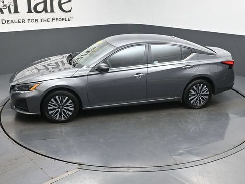 Used 2025 Nissan Altima 2.5 SV AWD/4WD image 73