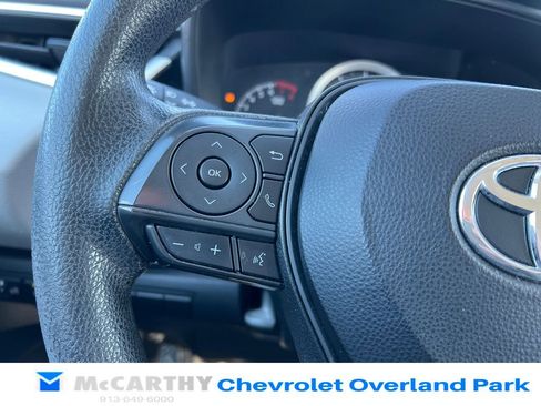 Used 2020 Toyota Corolla LE image 11