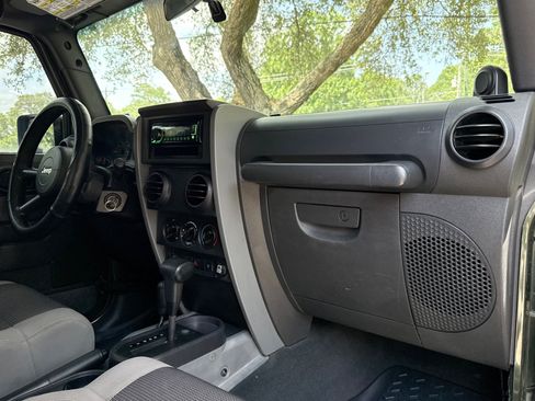 Used 2007 Jeep Wrangler X AWD/4WD image 32