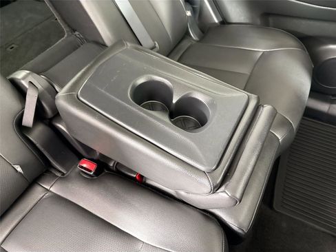 Used 2017 Nissan Rogue SL w/ SL Premium Package image 43