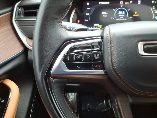 Used 2023 Jeep Grand Cherokee Summit w/ Advanced Protech Group IV AWD/4WD image 35
