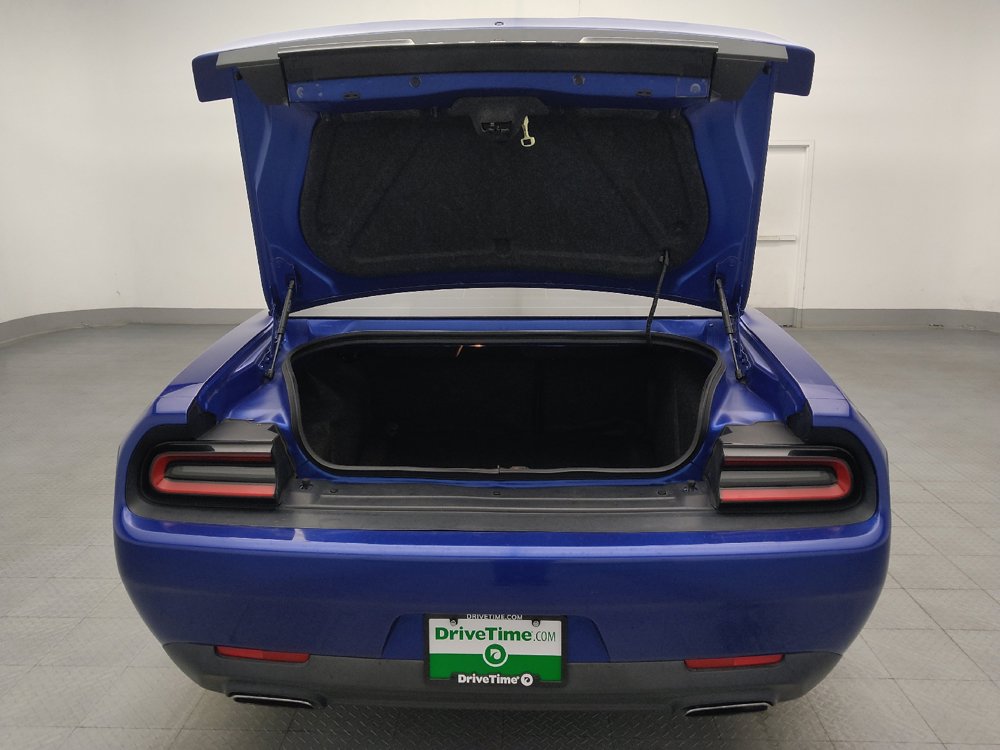Used 2018 Dodge Challenger SXT RWD image 29