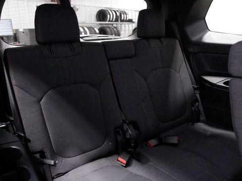 Certified 2025 Honda Pilot Sport image 22