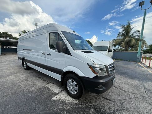 Used 2014 Mercedes-Benz Sprinter 2500 w/ Active Safety Plus Package image 7