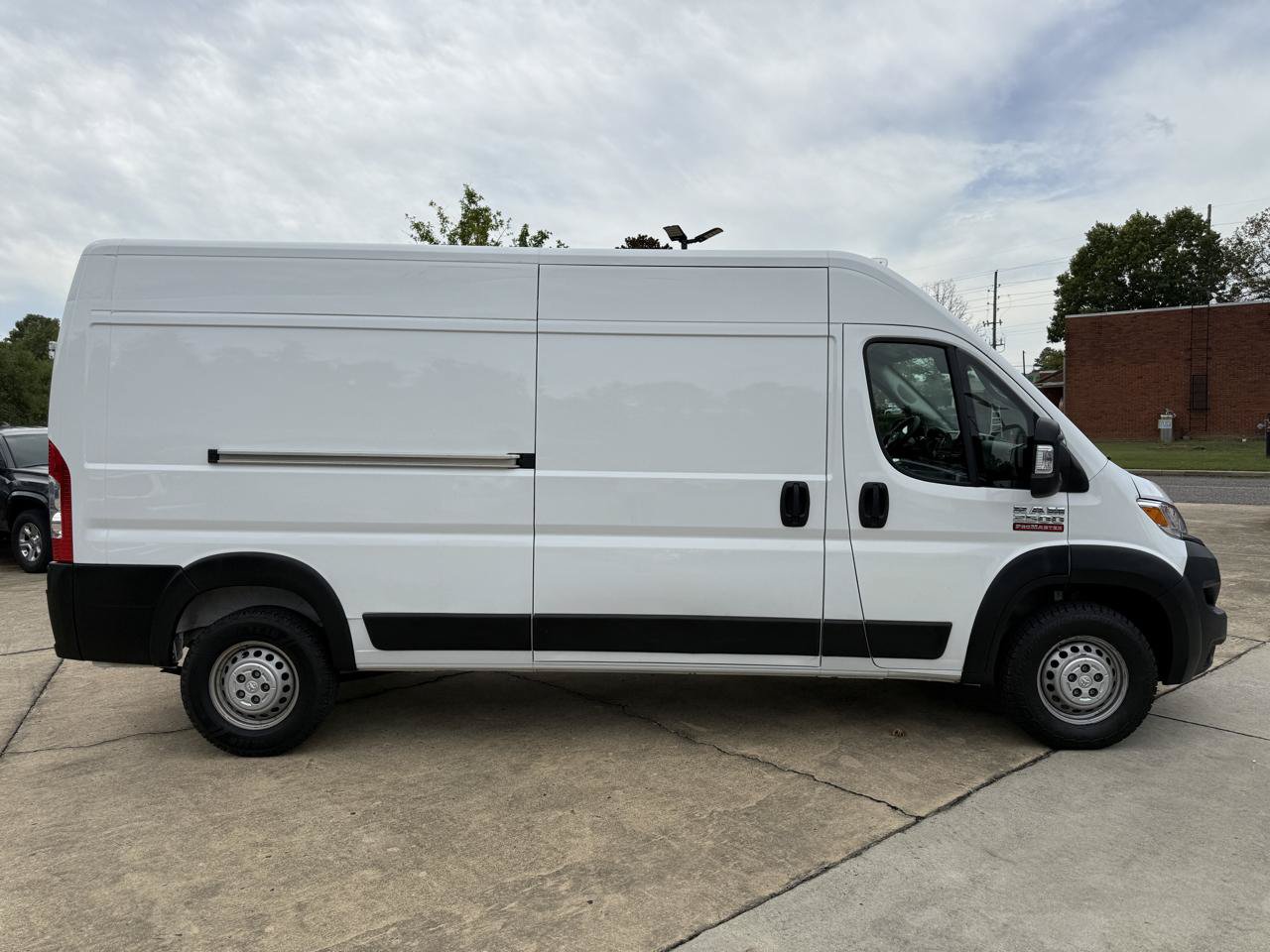 Used 2024 RAM ProMaster 2500 w/ Convenience Group FWD image 6