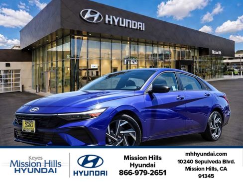 Certified 2025 Hyundai Elantra Sport w/ Cargo Package FWD image 1