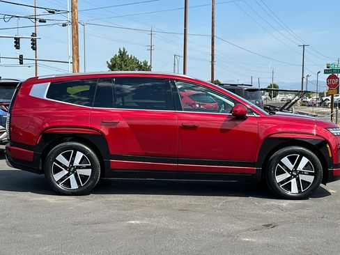 New 2026 Hyundai Ioniq 9 SEL image 3