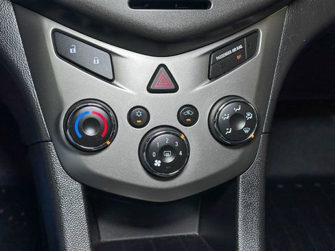 Used 2015 Chevrolet Sonic LT image 37