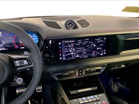 Used 2025 Porsche Cayenne GTS image 16