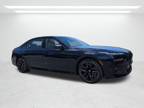 New 2026 BMW 760i xDrive w/ Executive Package image 2