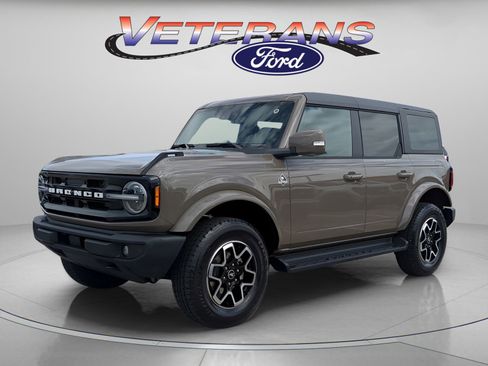 New 2025 Ford Bronco Outer Banks image 1