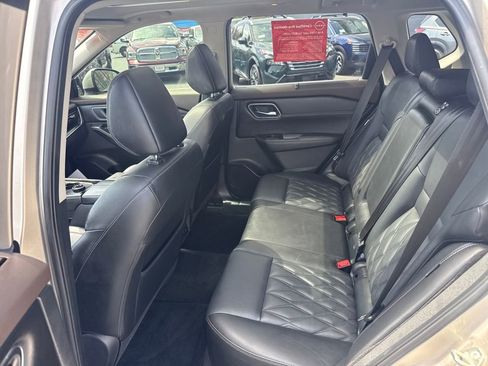 Used 2021 Nissan Rogue Platinum image 26