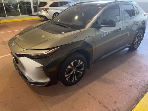Used 2025 Toyota bZ4X AWD image 2