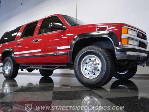 Used 1999 Chevrolet Suburban 2500 w/ Preferred Equipment Group 2 image 35