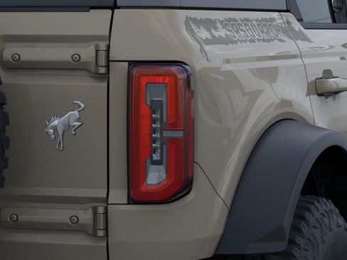 New 2025 Ford Bronco Outer Banks w/ Sasquatch Package image 23