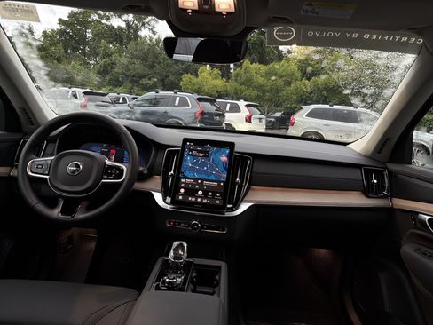 Certified 2026 Volvo XC90 B6 Plus AWD/4WD image 22