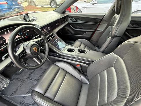 Used 2022 Porsche Taycan GTS image 8