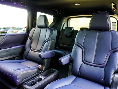 New 2026 INFINITI QX80 4WD image 41