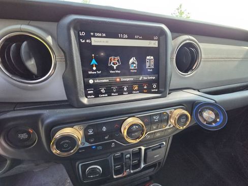 Used 2023 Jeep Wrangler Unlimited Sahara AWD/4WD image 17
