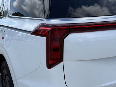 New 2026 Kia Carnival SX image 11